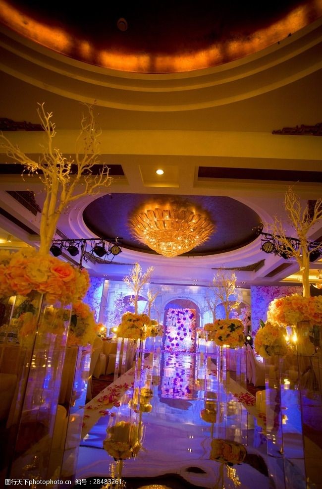 婚礼布置温暖场景主题为哪些_主题婚礼现场布景_以温暖为主题的婚礼场景布置