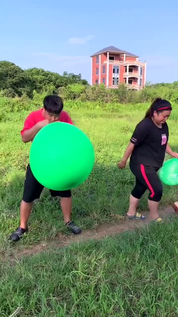 吹气球比赛游戏规则_比赛吹气球的游戏名字_吹气球比赛的规则