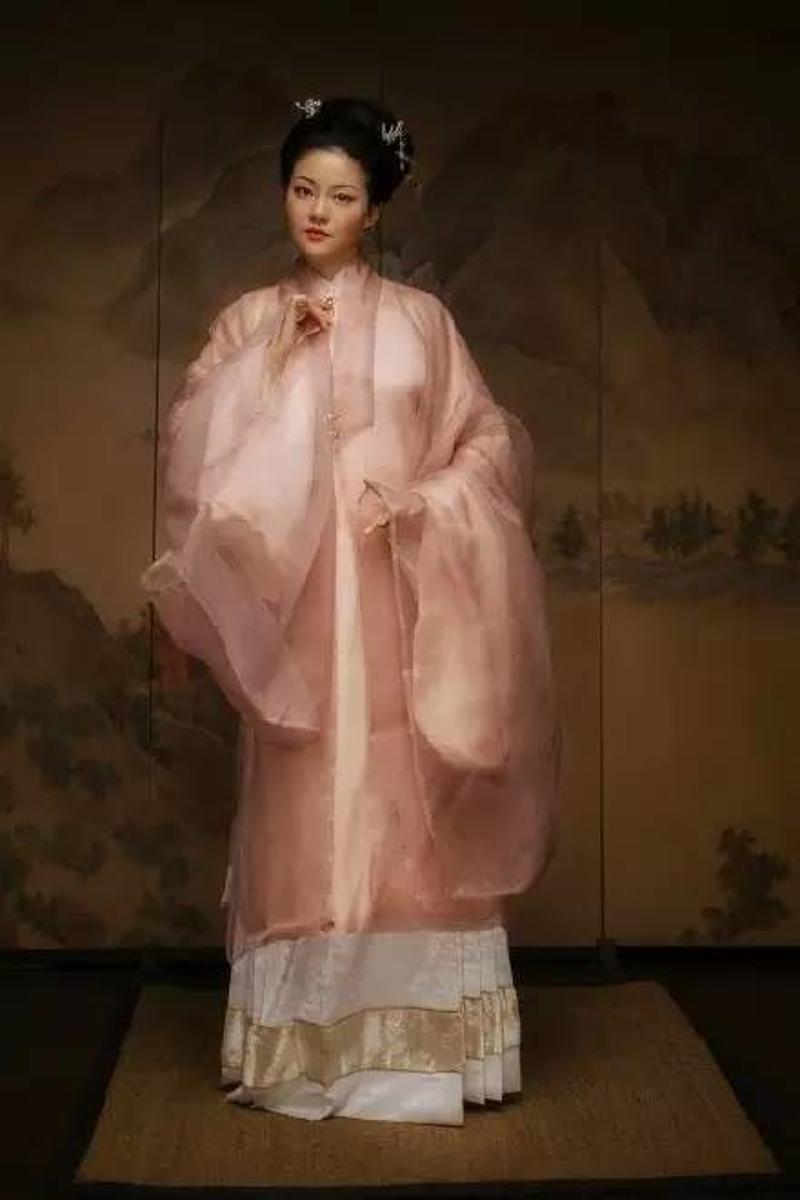 汉族服装汉服是什么风格_汉族服装是什么_汉服是汉族的服装吗