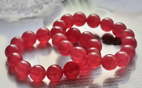 水晶区别砖石有什么特点_砖石与水晶有什么区别_水晶区别砖石有几种