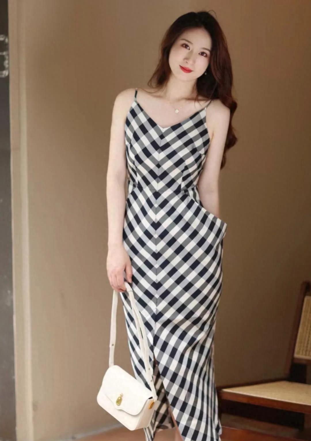 欧根纱裙配什么上衣_欧根纱连衣裙裁图视频_纯棉长款欧根纱连衣裙